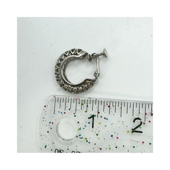 Vintage silver tone chunky hoop earrings with open cut outs  hinged clip on - Picture 10 of 11